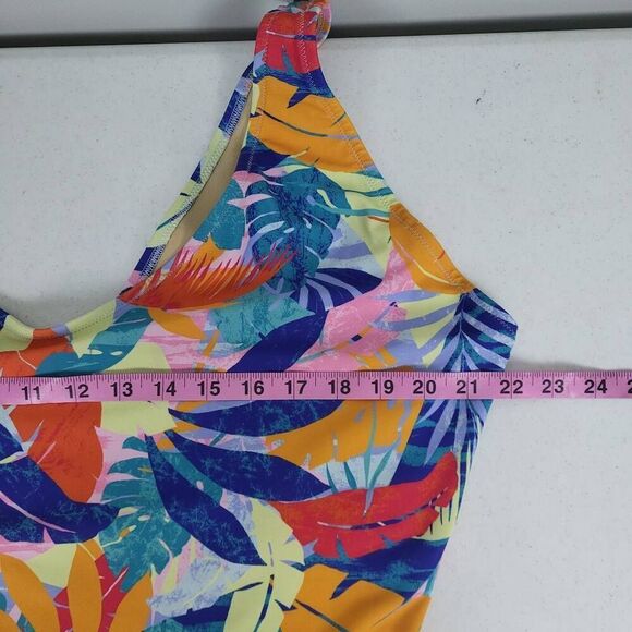 Old Navy Womens One Piece Swimsuit Size 3X Colorful Tropical Beach Vacation Pool - Picture 7 of 8